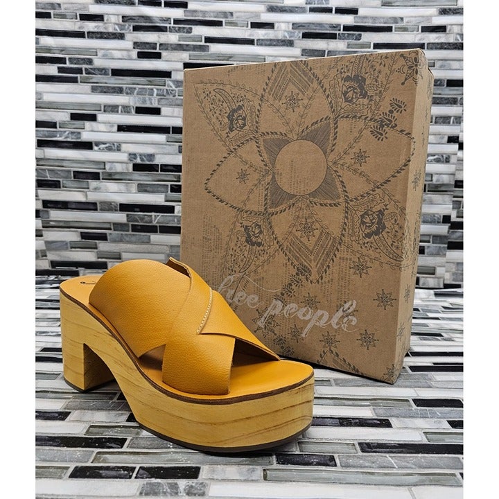 Free People Kora Sweetheart Sunrise Women's Platform Clogs Size 40