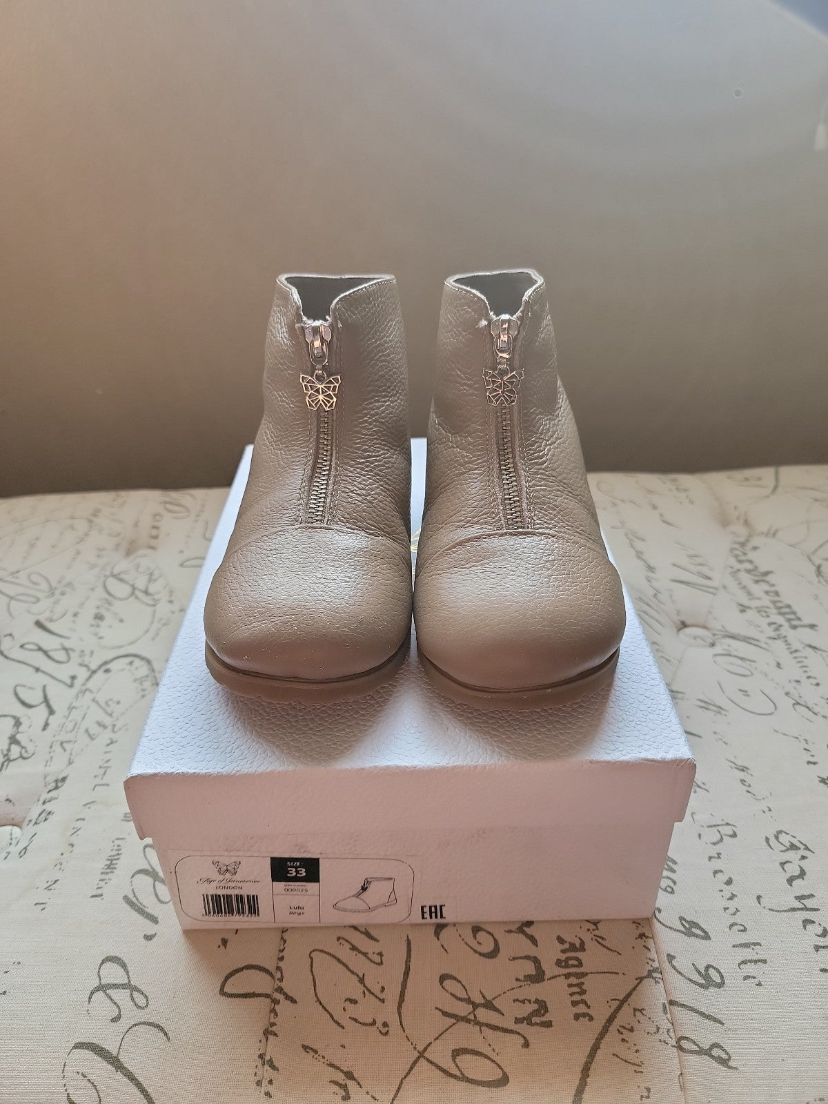 Age of Innocence boots