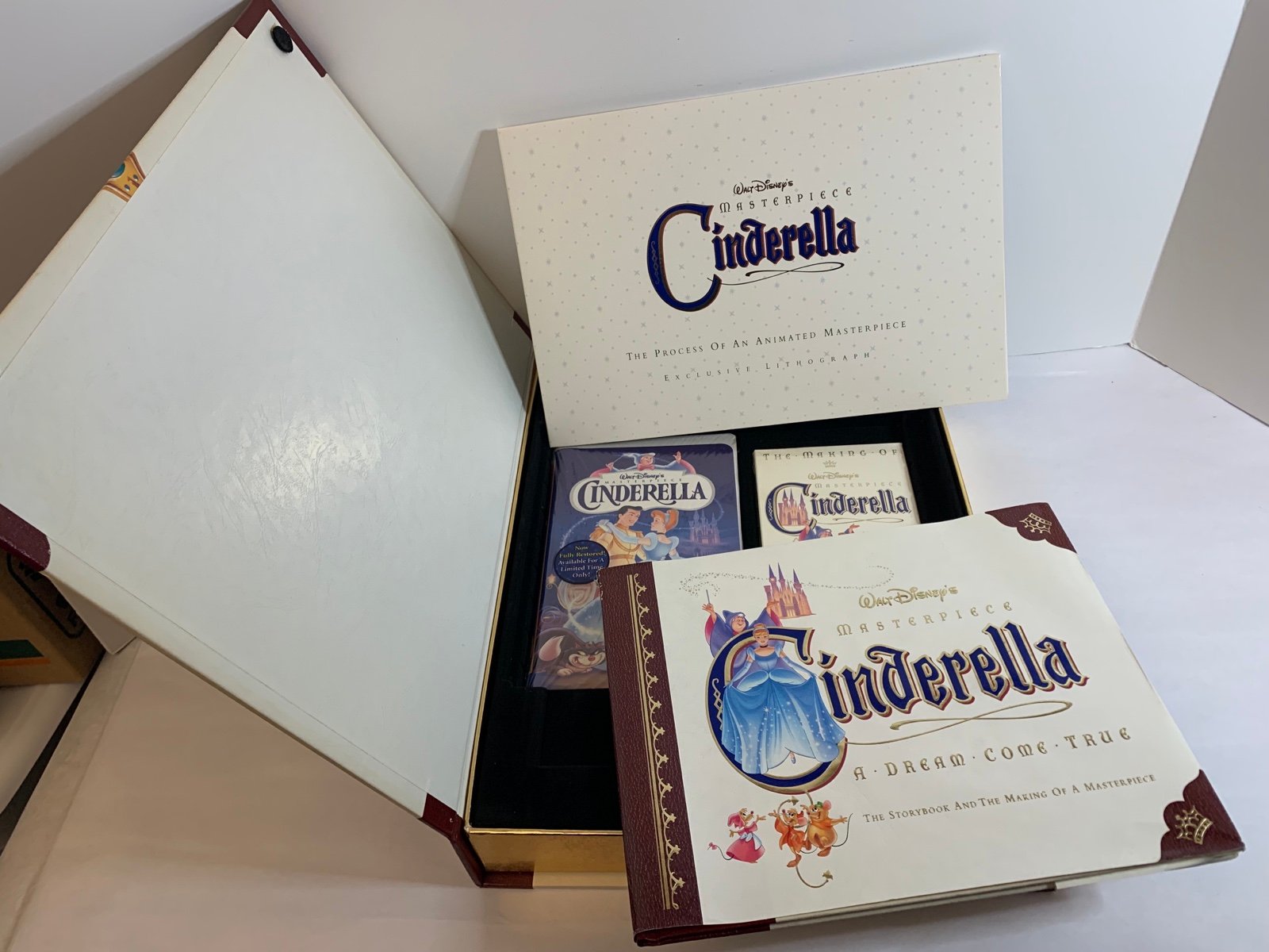 Pre owned Walt Disney's Masterpiece Cinderella Exclusive Deluxe Video Edition