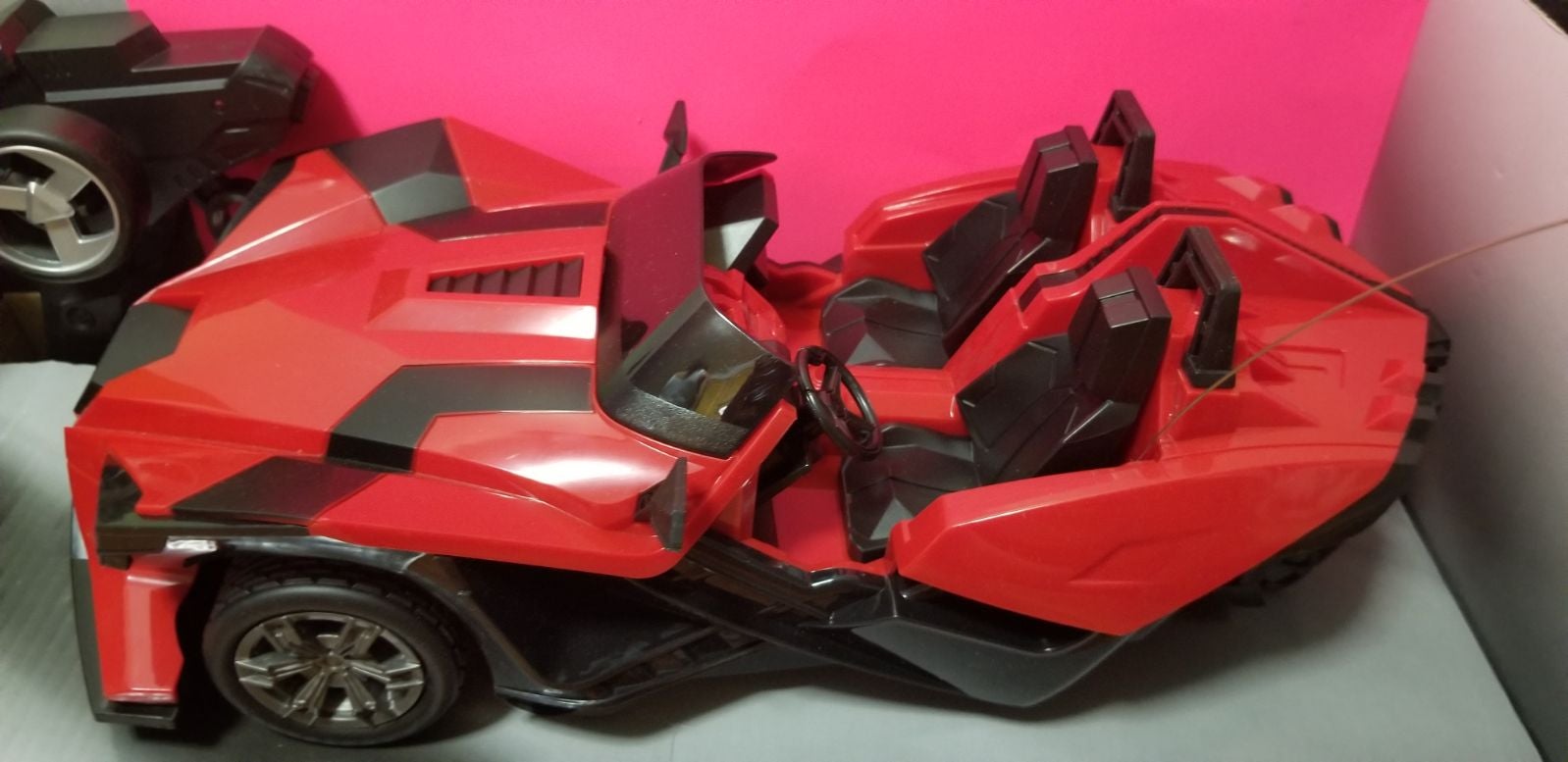 Polaris slingshot RC toy