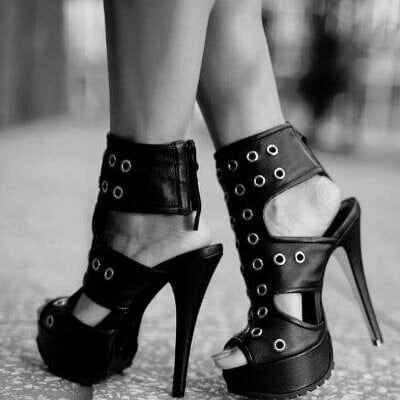 NEW Black platform peep toe heels with silver grommets size 7.5
