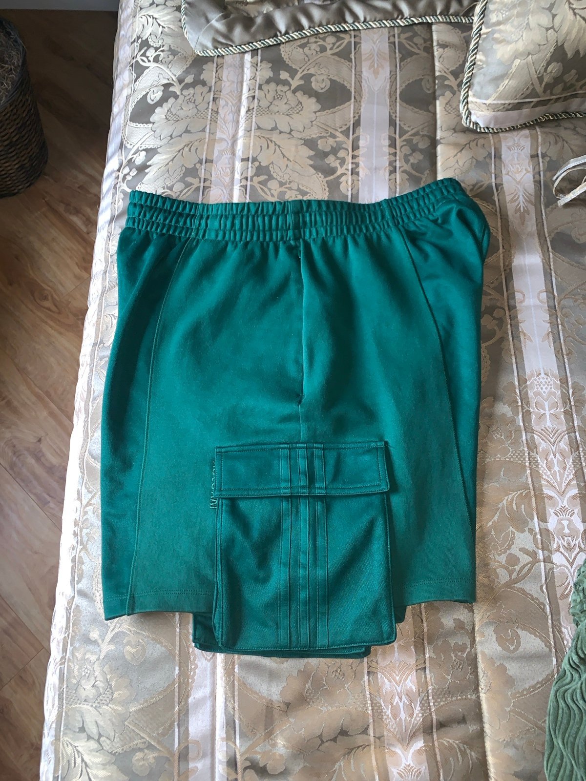 Adidas ivy park Cargo shorts ( green) large