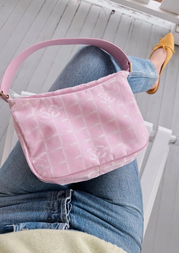 Chanel pink vintage shoulder bag!!!