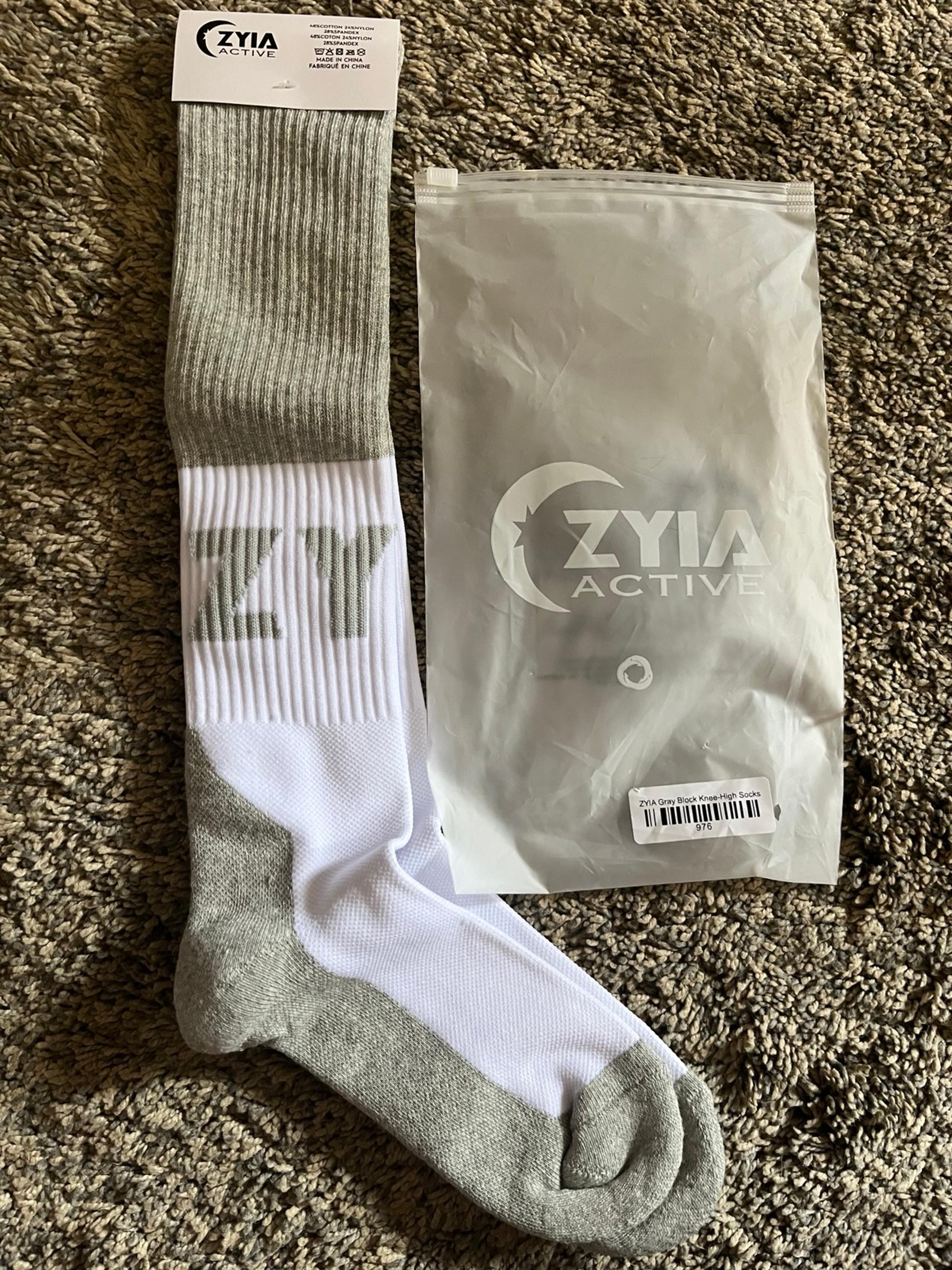 Zyia Socks NWT