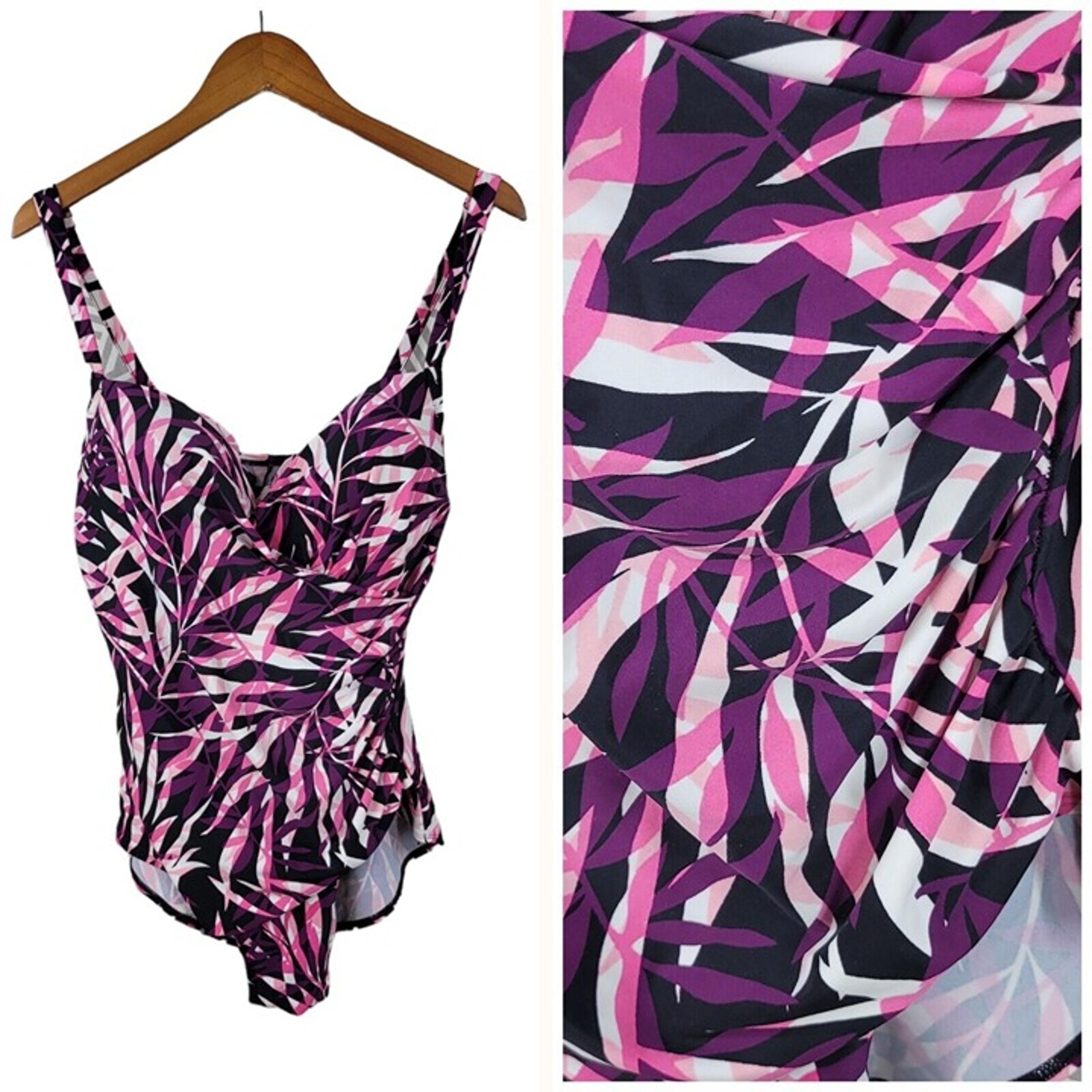 St Johns Bay One Piece Swimsuit Size 14  Underwire Bra Purple Pink Floral Ruched