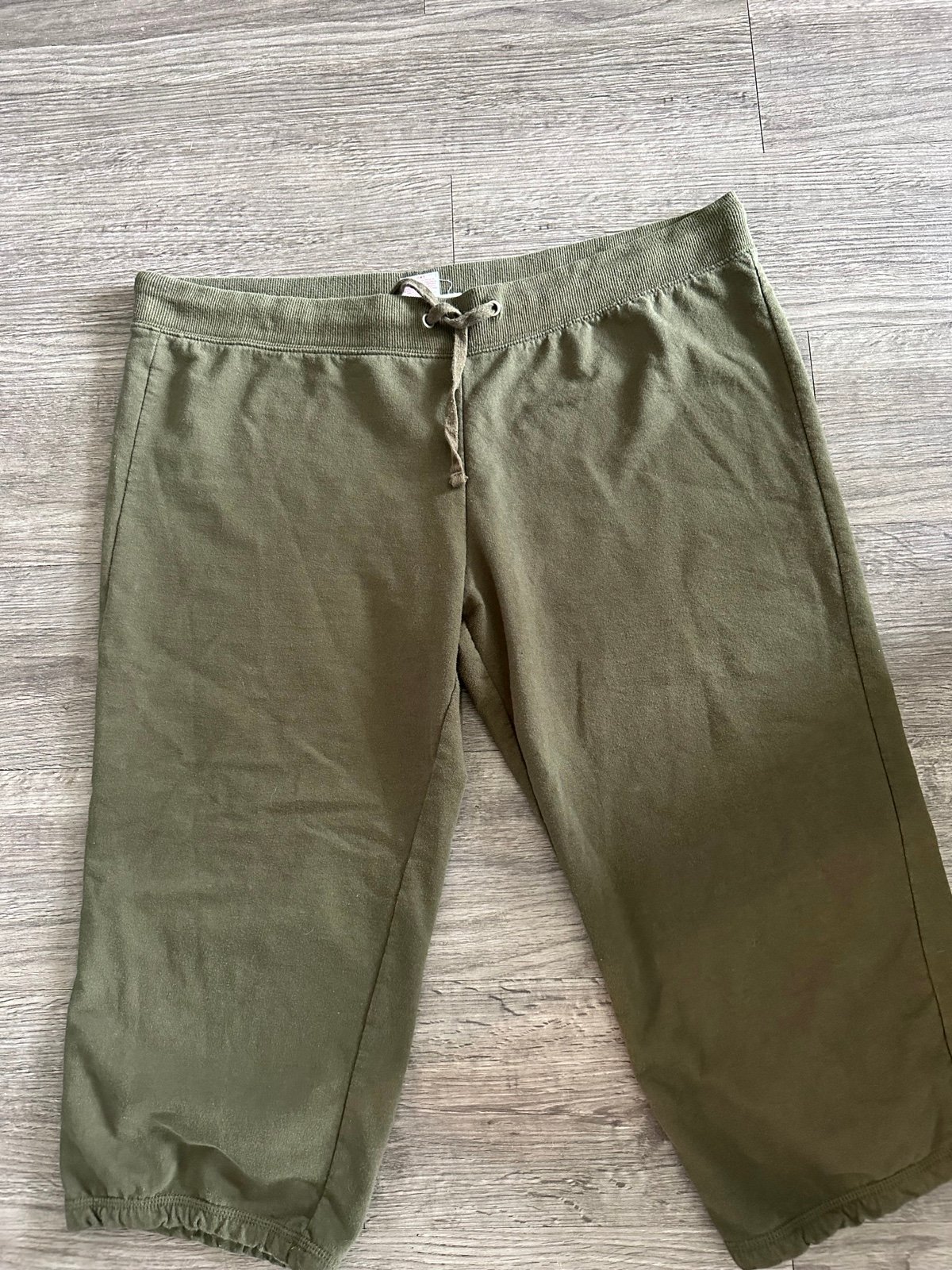 No boundaries capri pants top