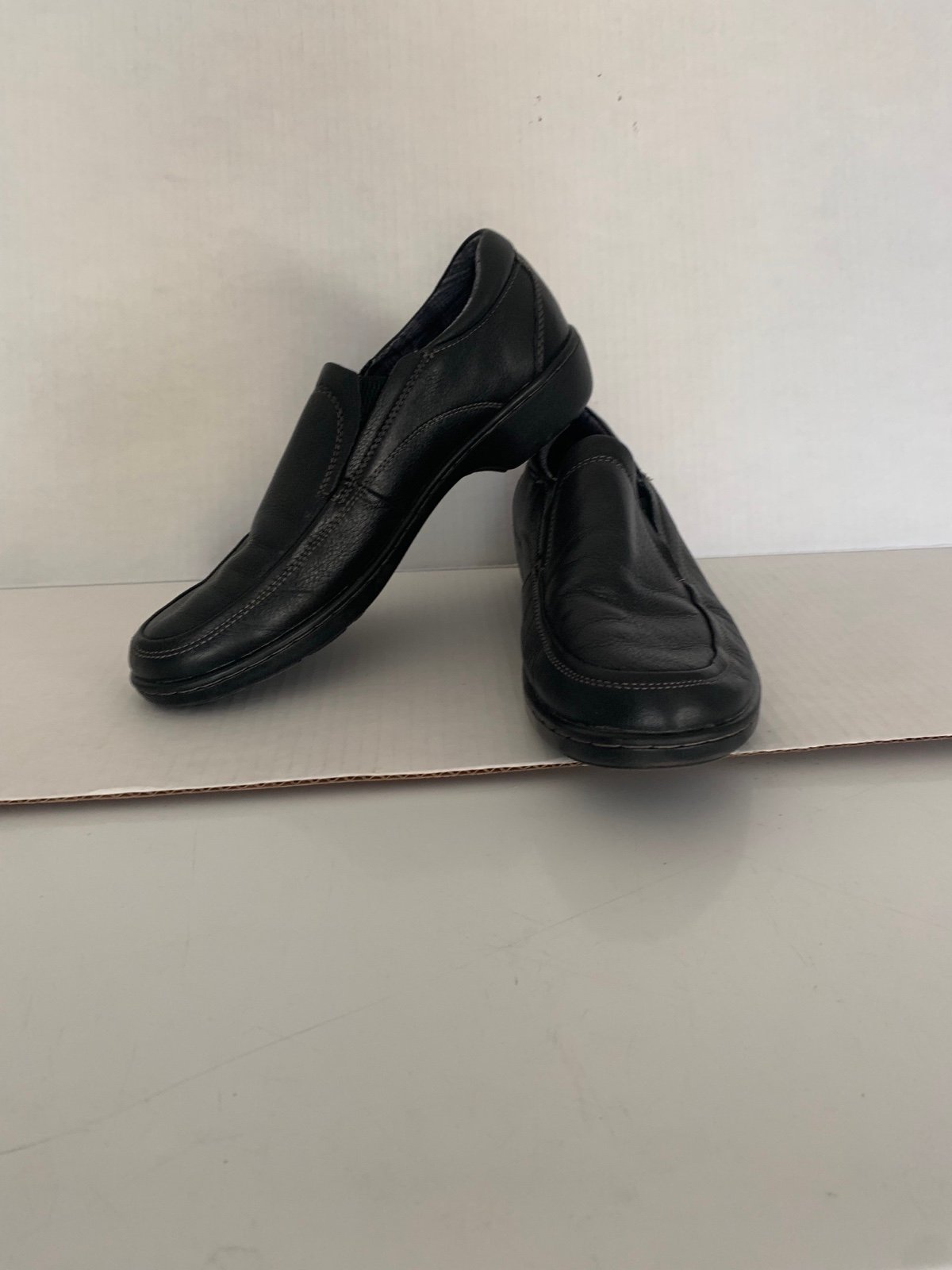 Eastland women’s black leather Kaitlyn loafer shoes size 10