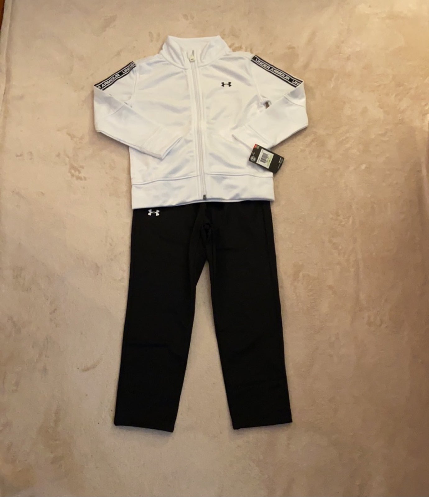 Under Armour Boys Outfit Size 4T