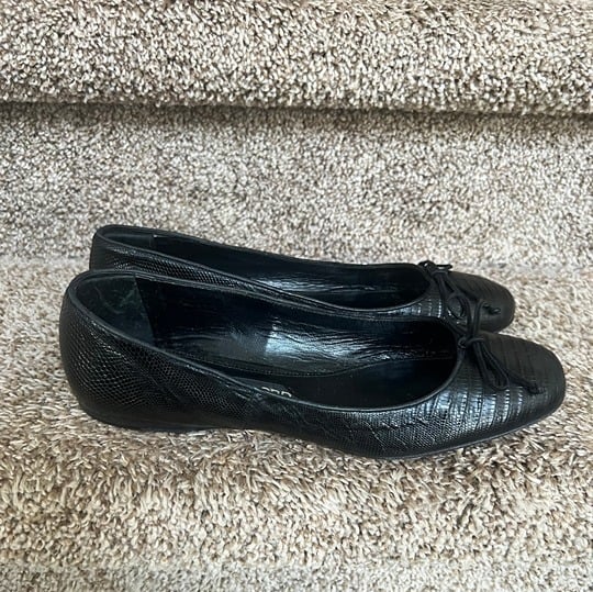 Tom Ford Women's Black Leather Flats-
