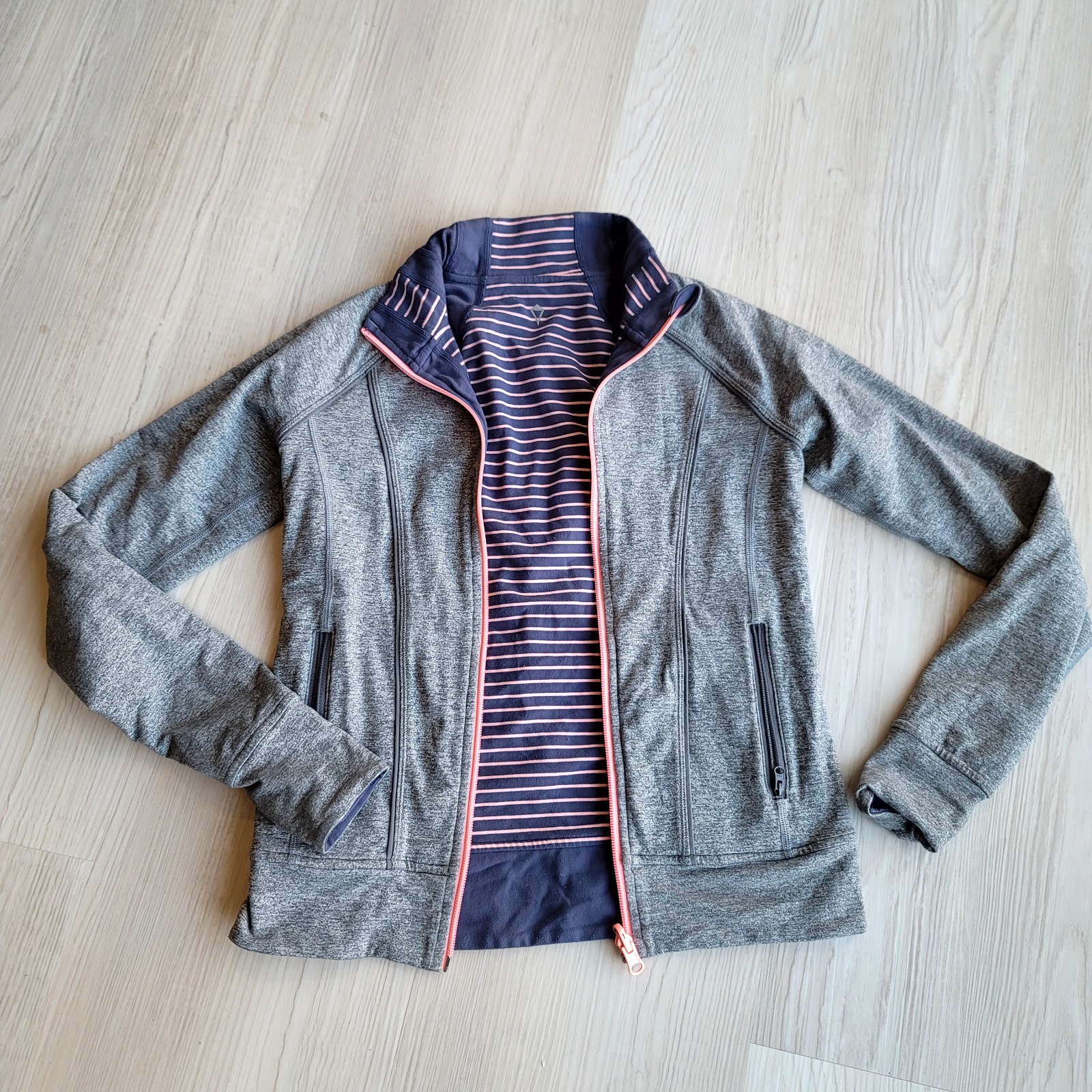 lululemon - ivivvaジップアップジャケット 14の通販 by