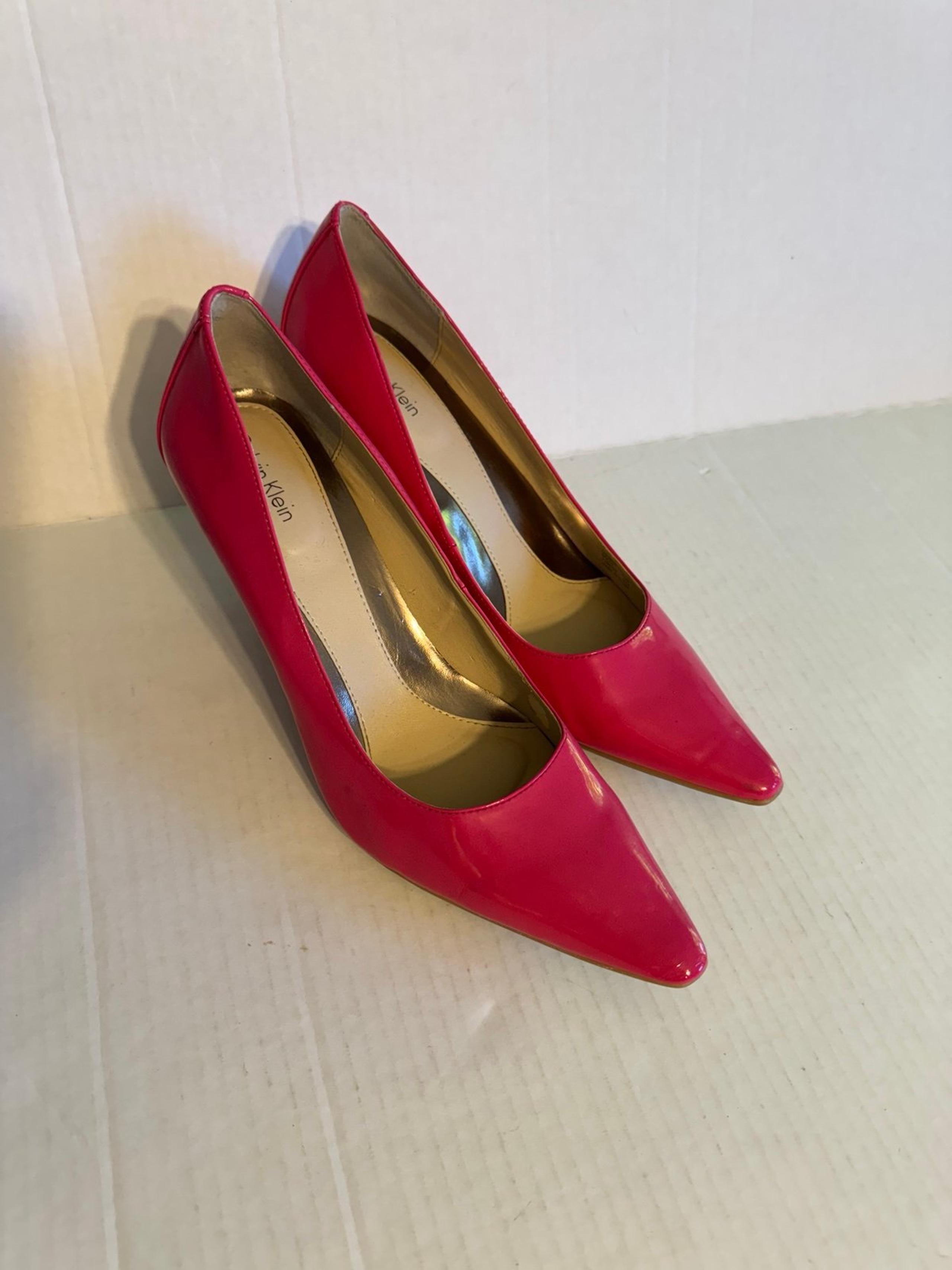 Calvin Klein Hot Pink Dolly Pointed Toe Pump Heels Womens 9.5 Classic Barbiecore