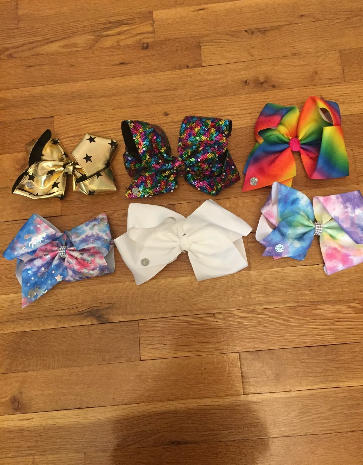 Jojo Siwa bows