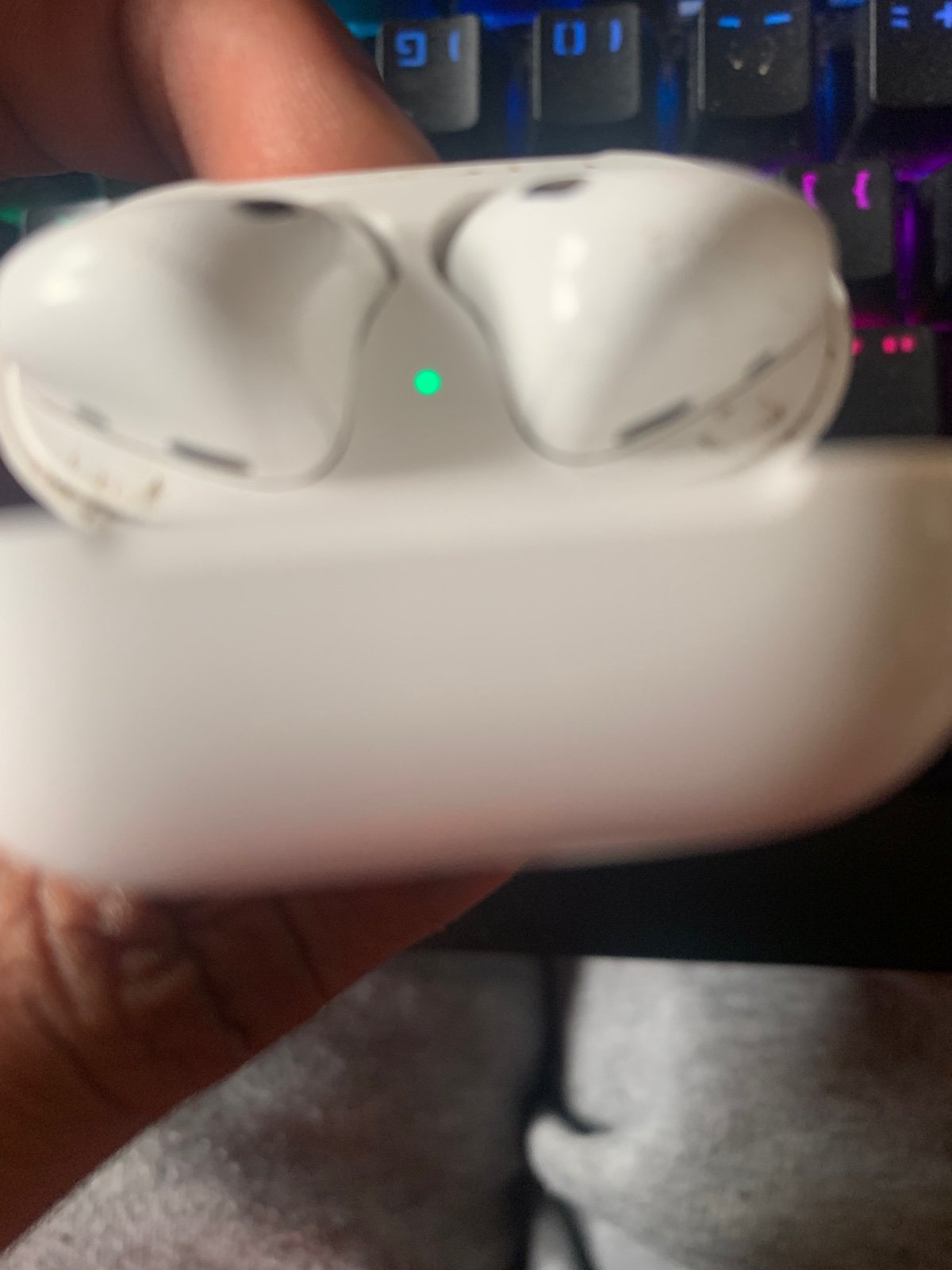 Apple AirPods 1st Generation with Charging Case in White