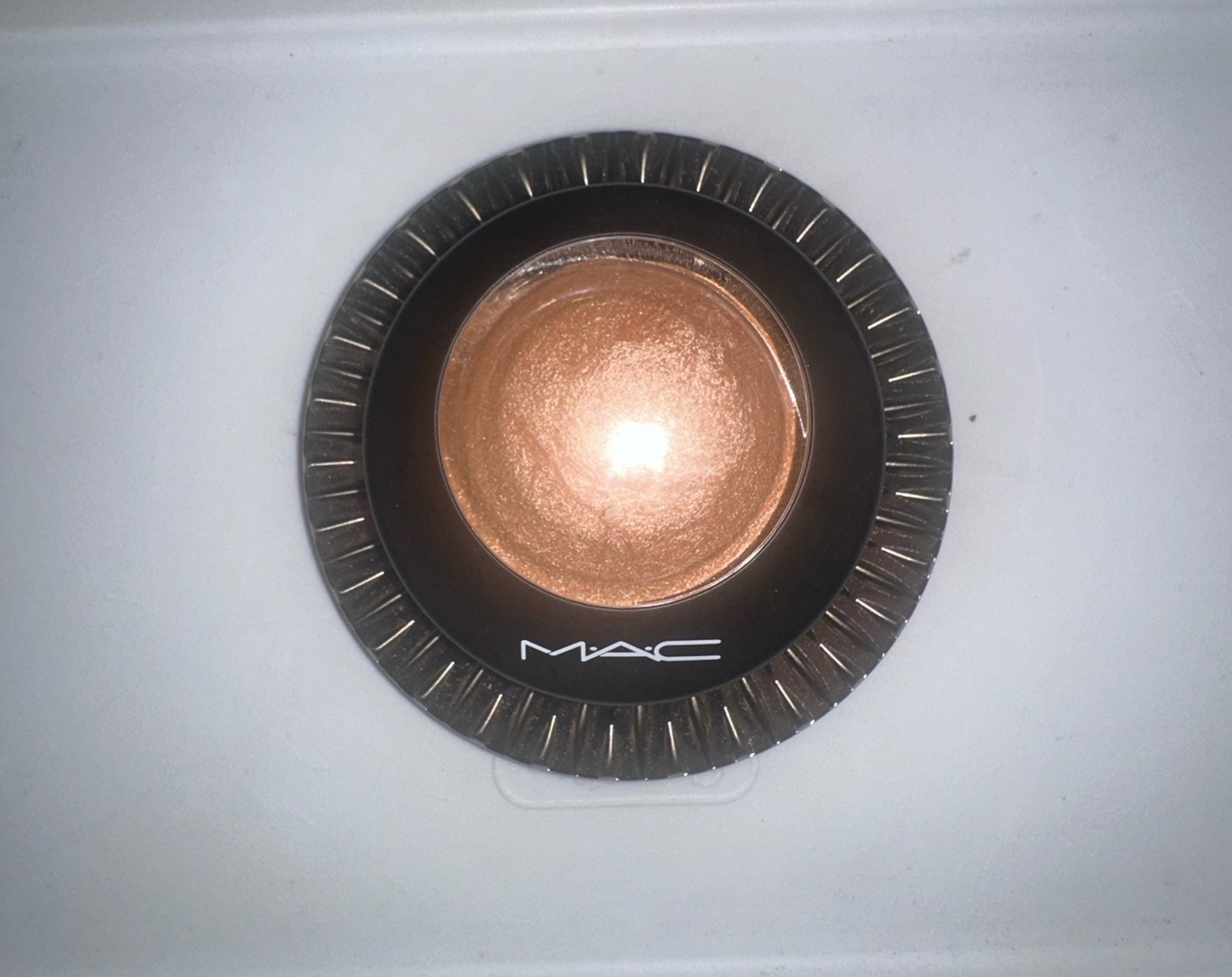 MAC Bling Me To Life Mineralize Skinfinish