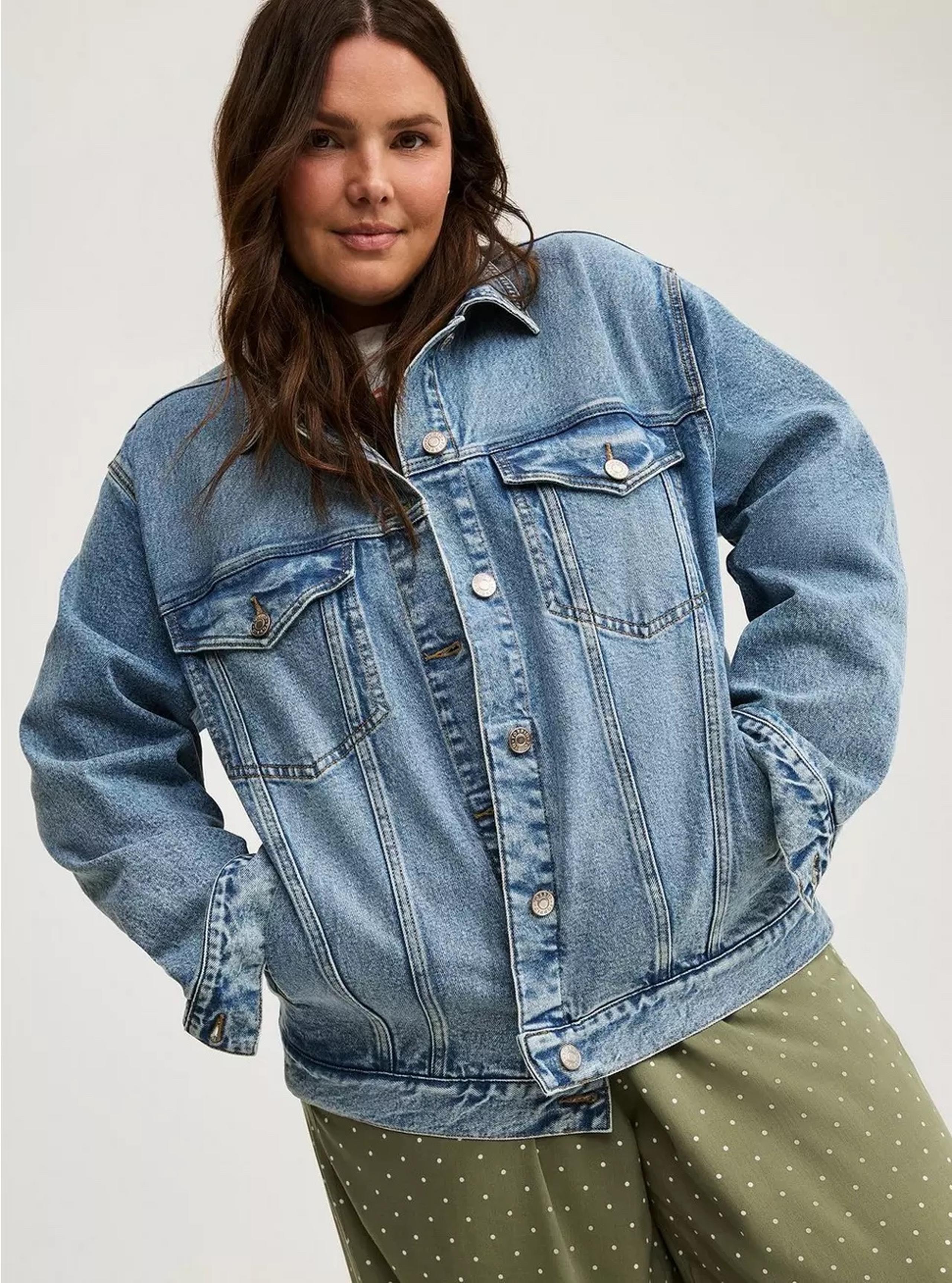 Torrid NWT Women’s Plus Size 2X Denim Relaxed Fit Trucker Jacket