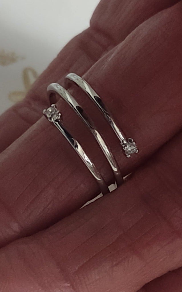 Size 7 wrap around Ring with a diamond at each end 925 Sterling