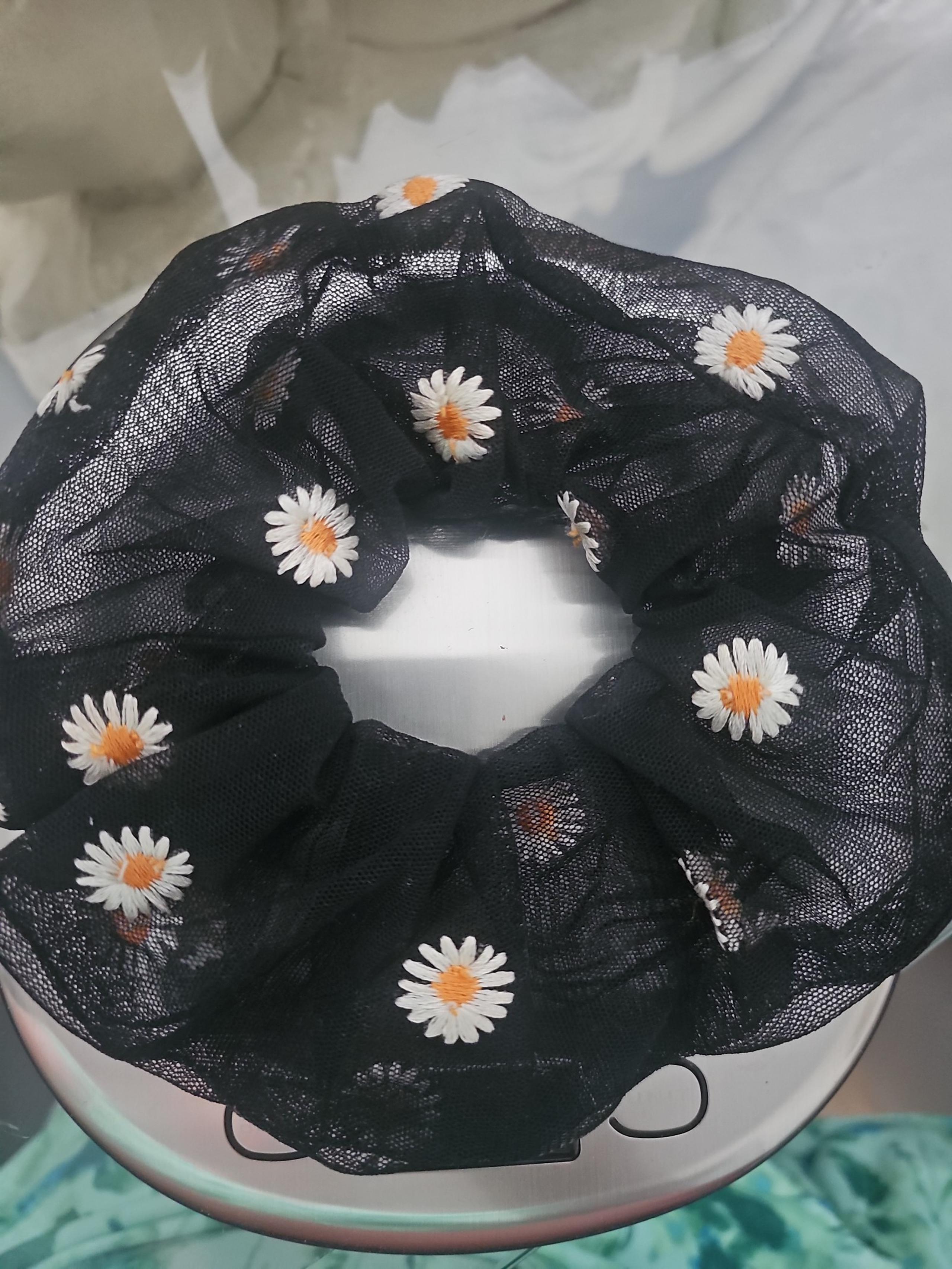 Vintage XL Embroidered Tulle Daisy Scrunchie - Scunci
