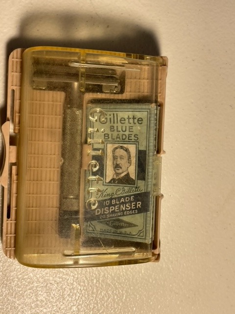 VTG Gillette Flair Handle Safety Razor Mid century with case, blades, shaving