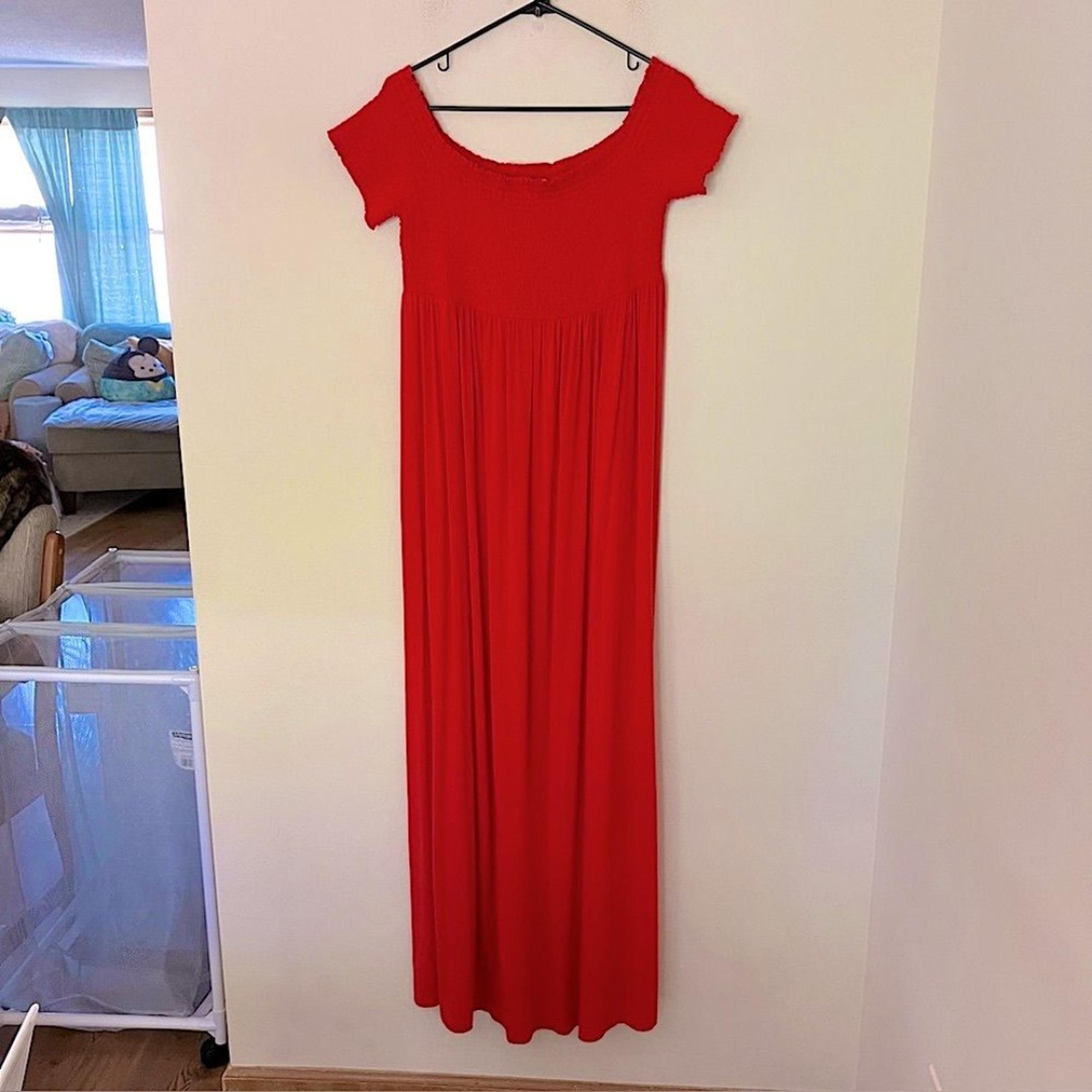Isabel by Ingrid + Isabel Women’s Maternity Red Short Sleeve Smocked Maxi Dress