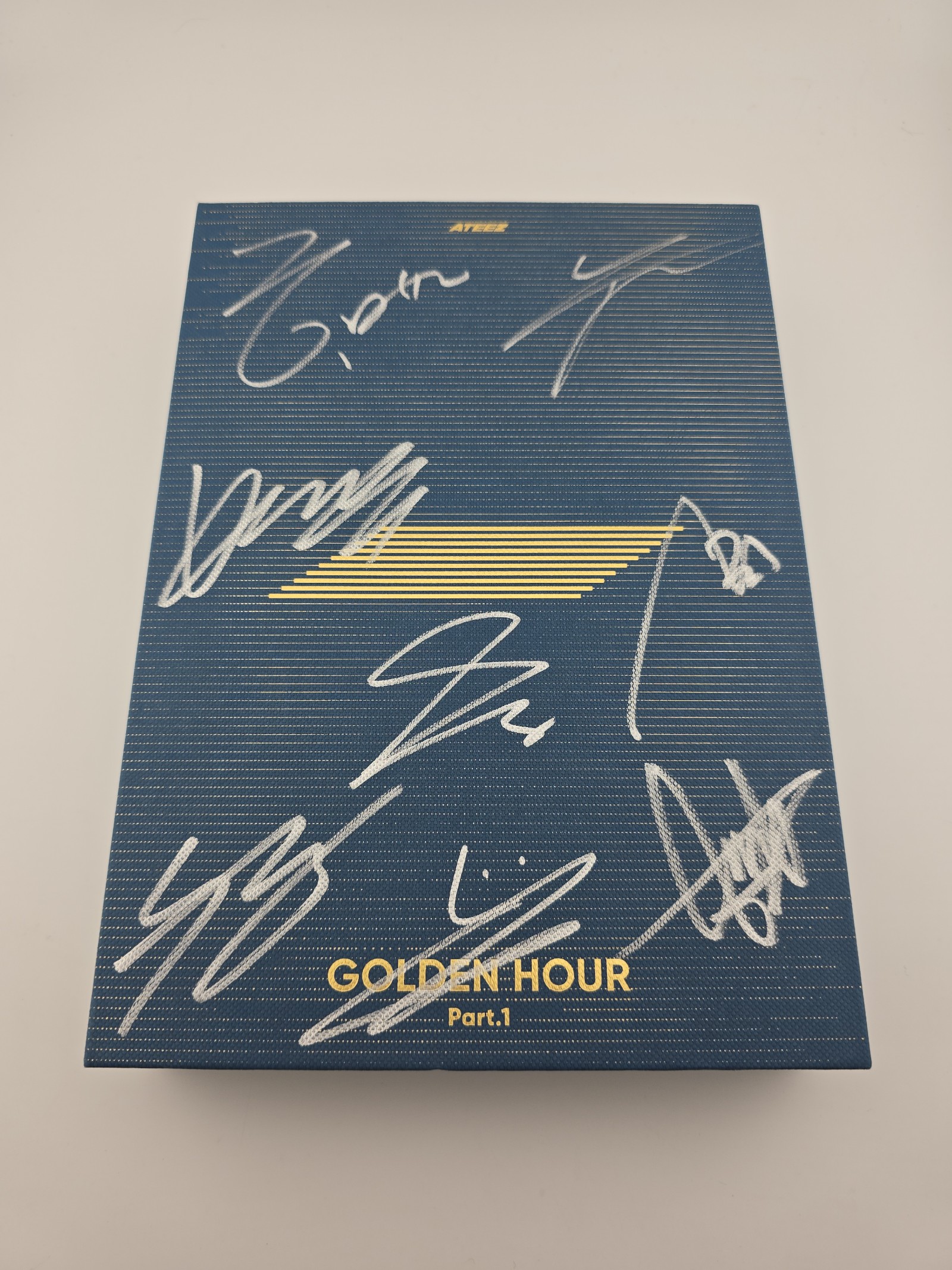 ATEEZ OFFICIAL GOLDEN HOUR GOLDEN HOUR ALL MEMBER SIGNED ALBUM NO PC