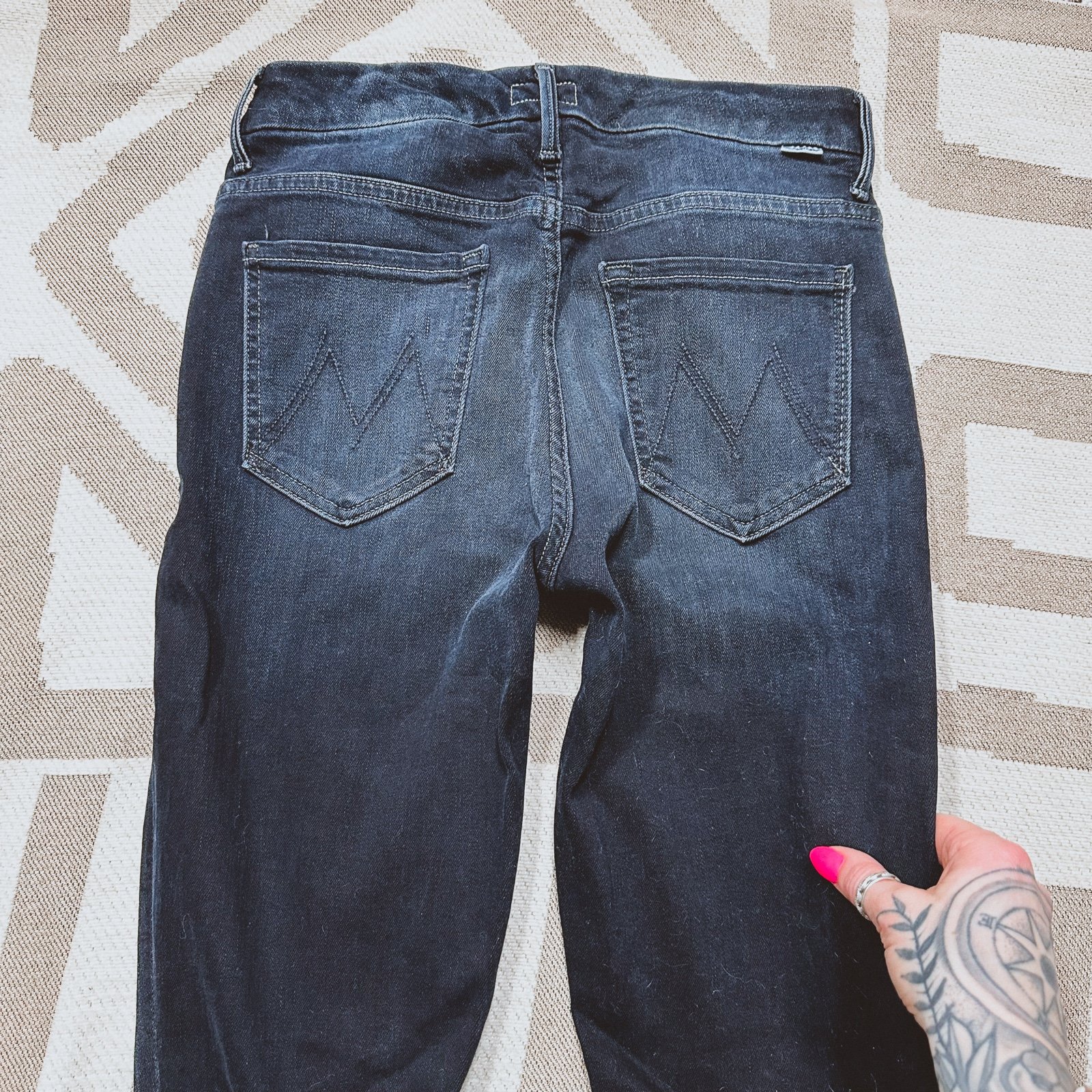 Mother super dark high rise Jean ankle fray size 26