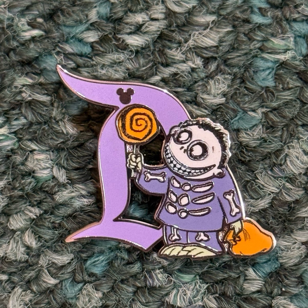 2025 DISNEY PIN HIDDEN MICKEY BARREL NIGHTMARE BEFORE CHRISTMAS D CAST SERIES