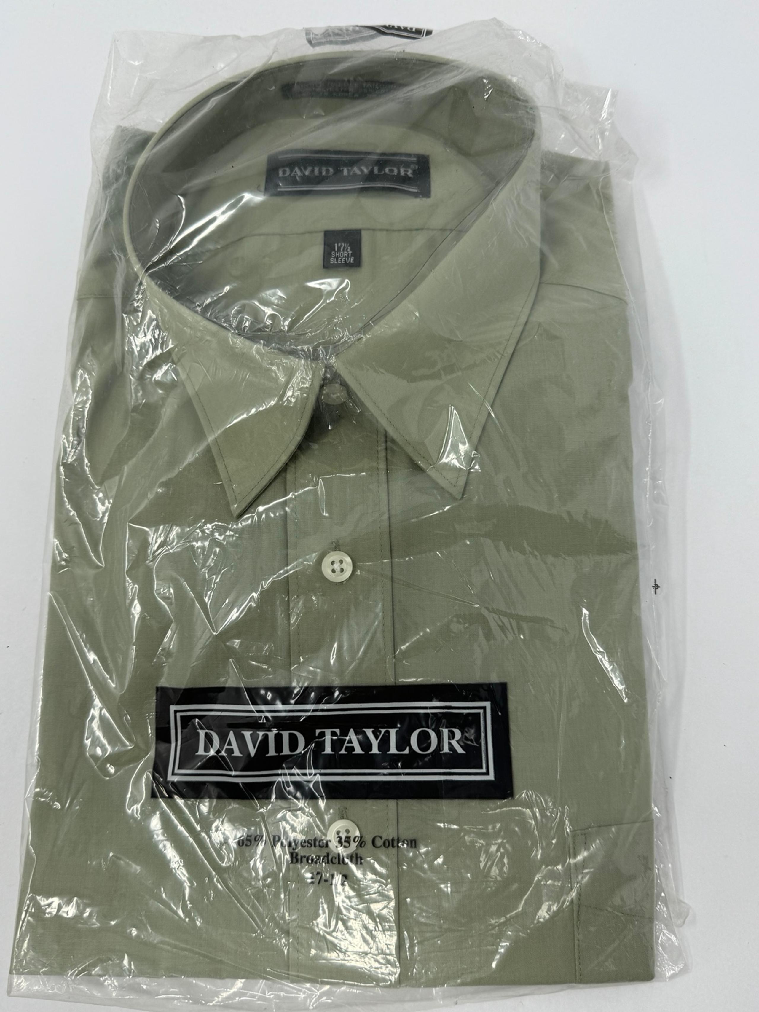 David Taylor Easy Care Green Short Sleeve Dress Shirt Men’s Size 17 1/2