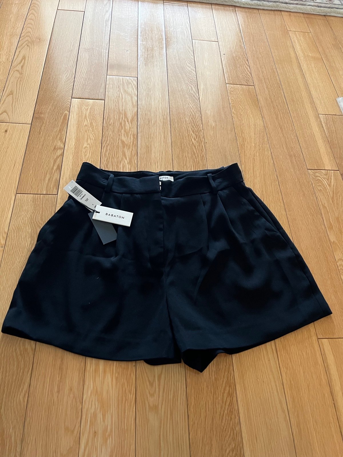 NWT Aritzia Babaton Black Kennedy Short