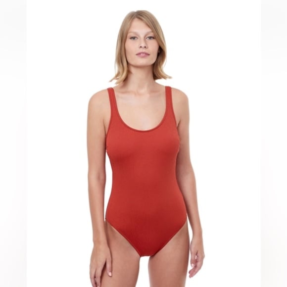 Gottex Classic Elle Round Neck One Piece Swimsuit