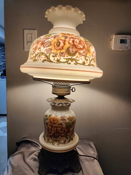Vintage Quoizel Hurricane Lamp White Yellow Brown Green Roses 26 - 28 1/2 Tall