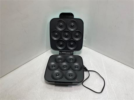 Donut maker