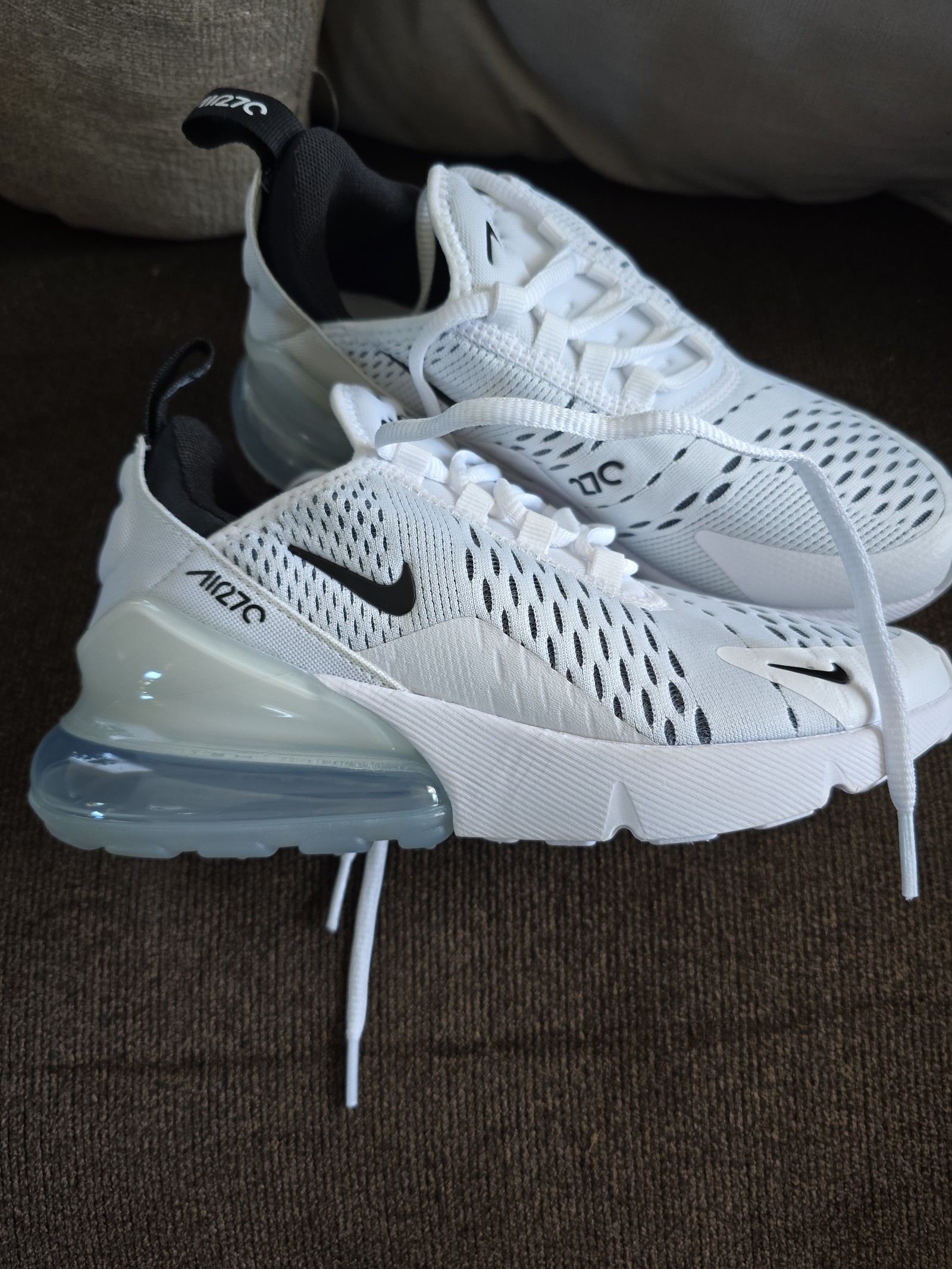 Nike Air max 270 size 5 unisex