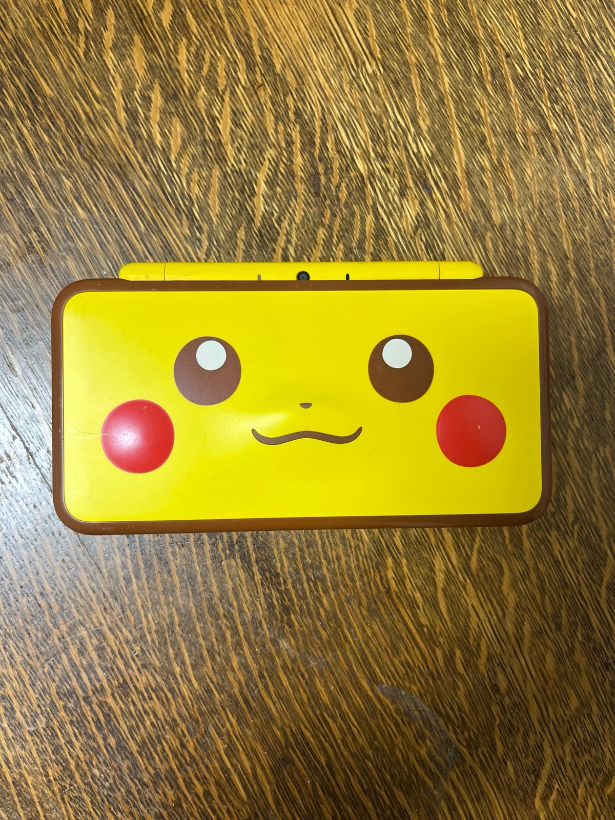 2ds XL Pikachu Edition + Animal crossing new leaf