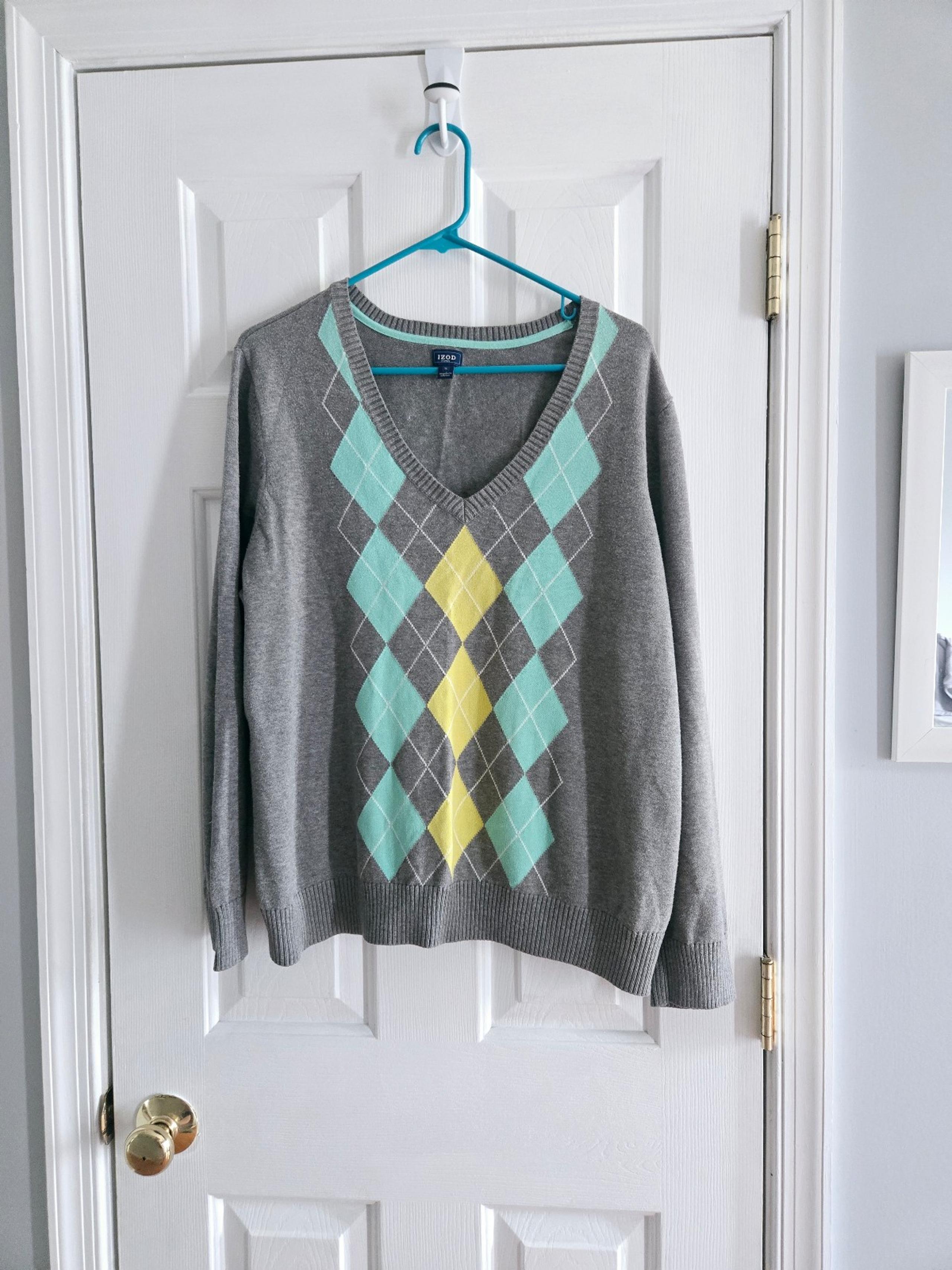 Izod Gray and Yellow V-Neck Argyle Sweater