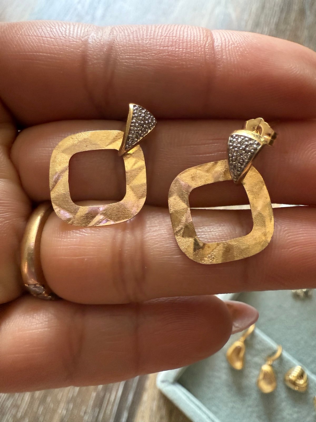 18k gold earrings