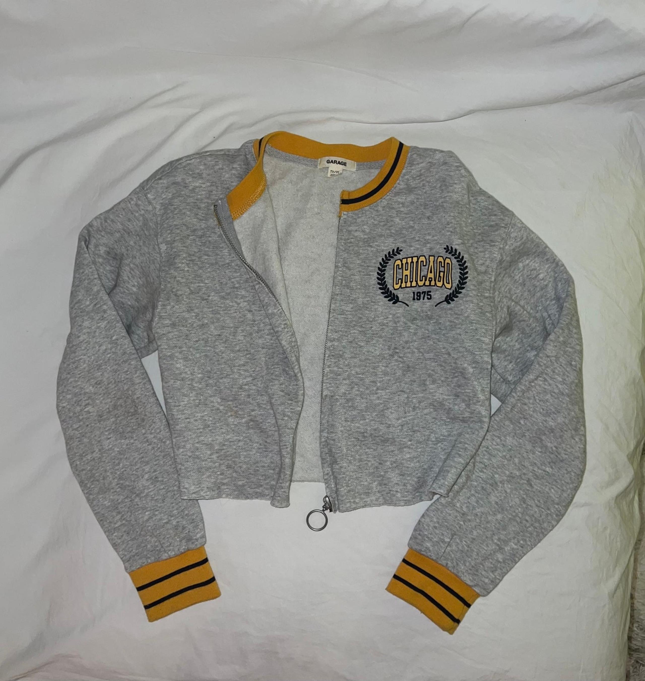 zip up sweater
