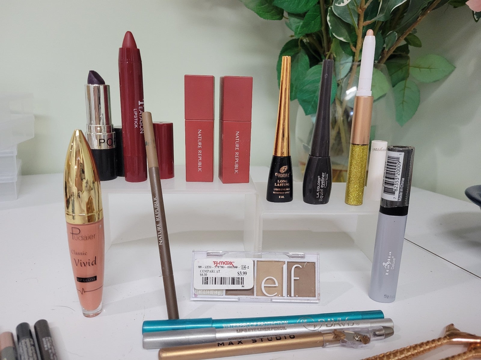 25 pc Makeup bundle 14 NEW