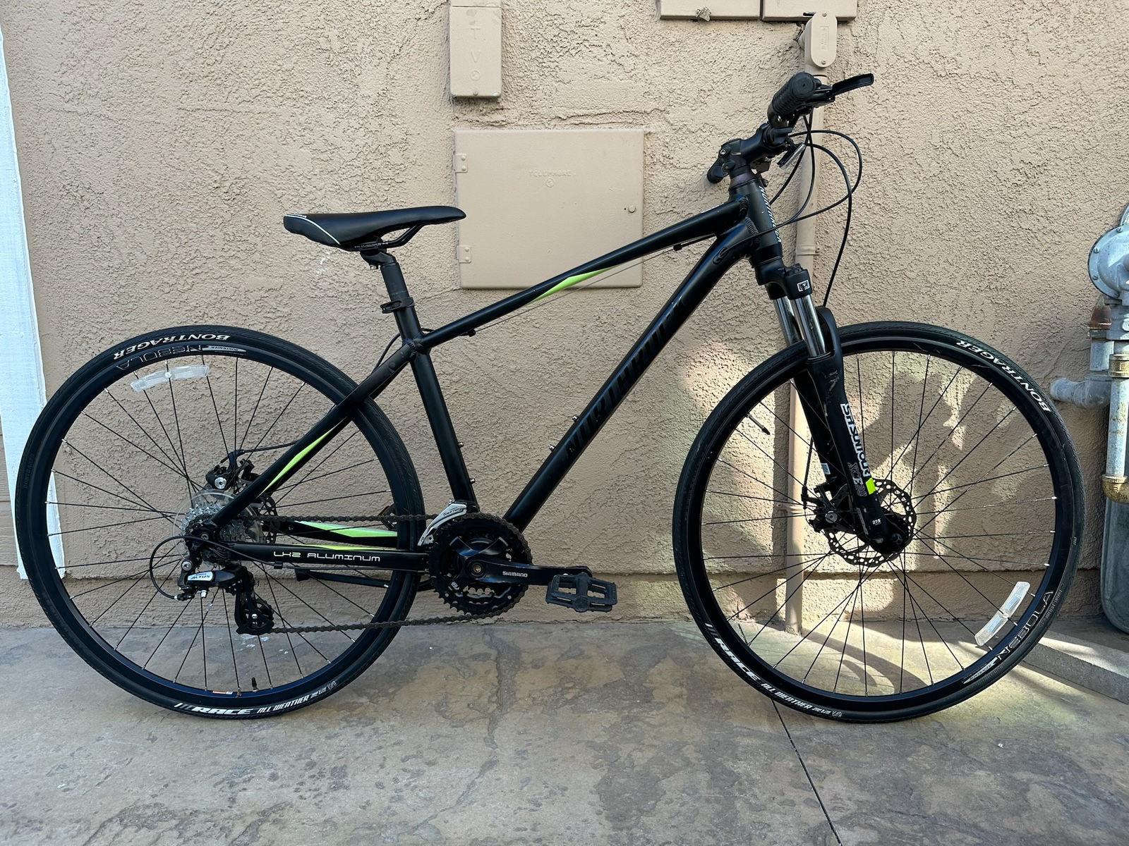 Northrock XC27 Hybrid Road Bike Disc Brakes Super Lightweight New Tires Shiman