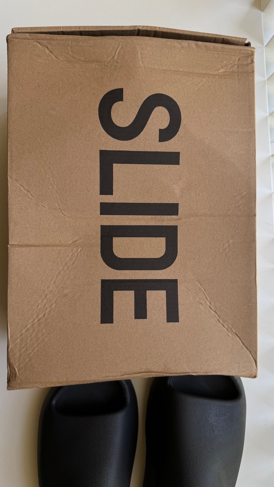 Yeezy Slides Onxy size 9