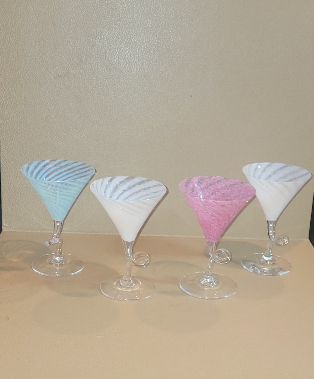 SET OF 4 VINTAGE TWIRL STEMS SIGNED 6 MARTINI GLASSES SIGNED BEAUTIFUL