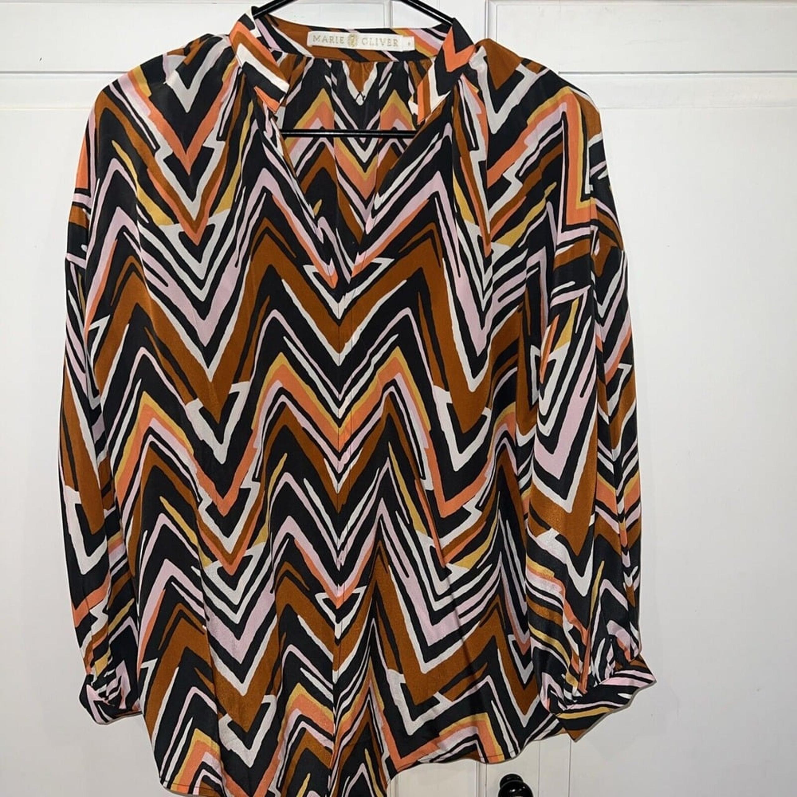 Marie Oliver SILK Multicolor Women's V-neck Flowy Blouse Chevron Small Frt Slit