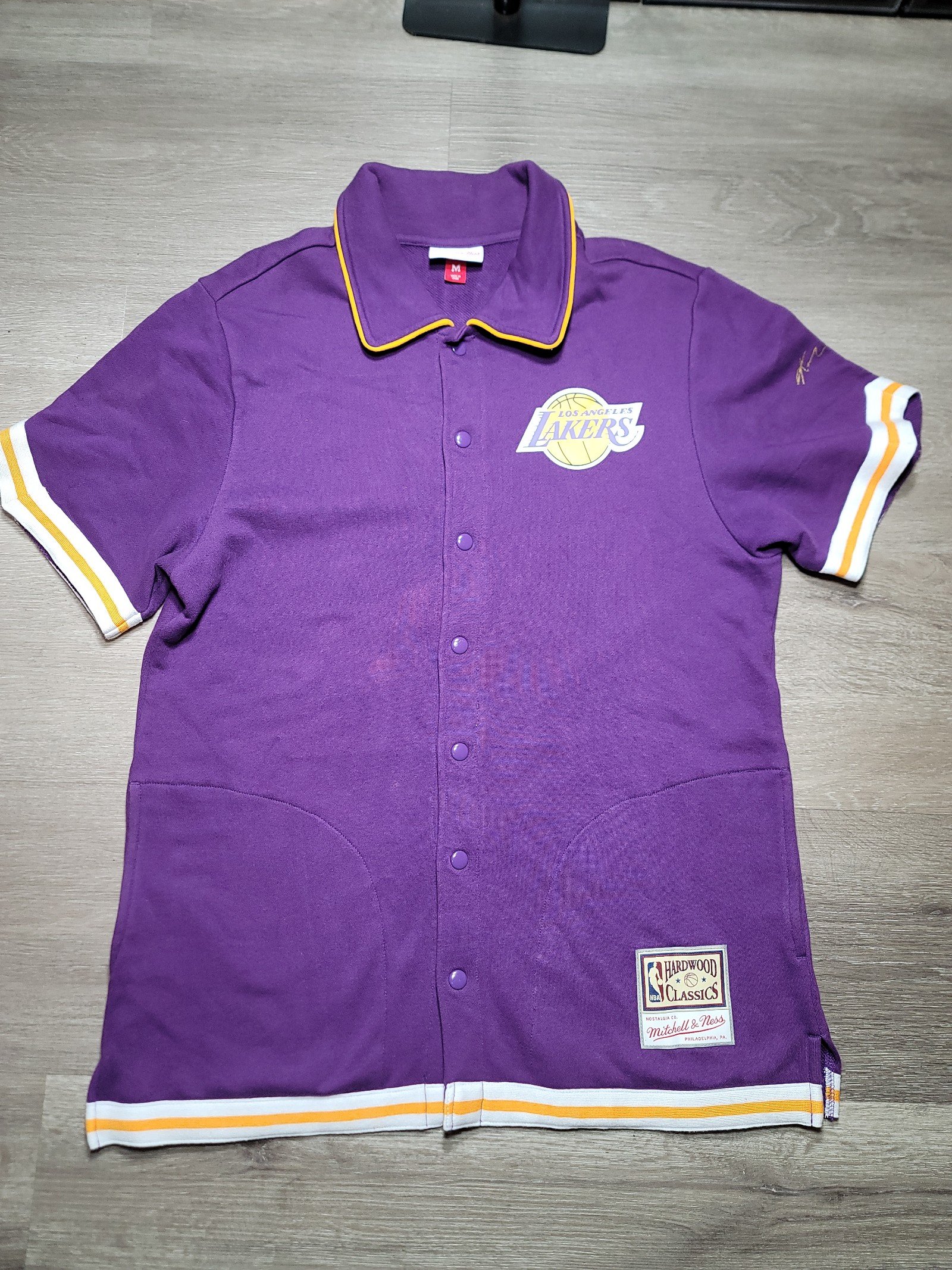 LOS ANGELES LAKERS KOBE BRYANT SHOOTING SHIRT SIZE MEDIUM MITCHELL AND NESS