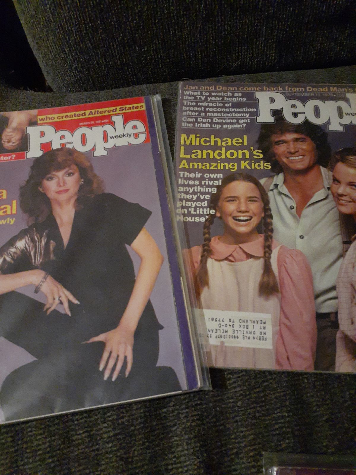 2 vintage people Magazine