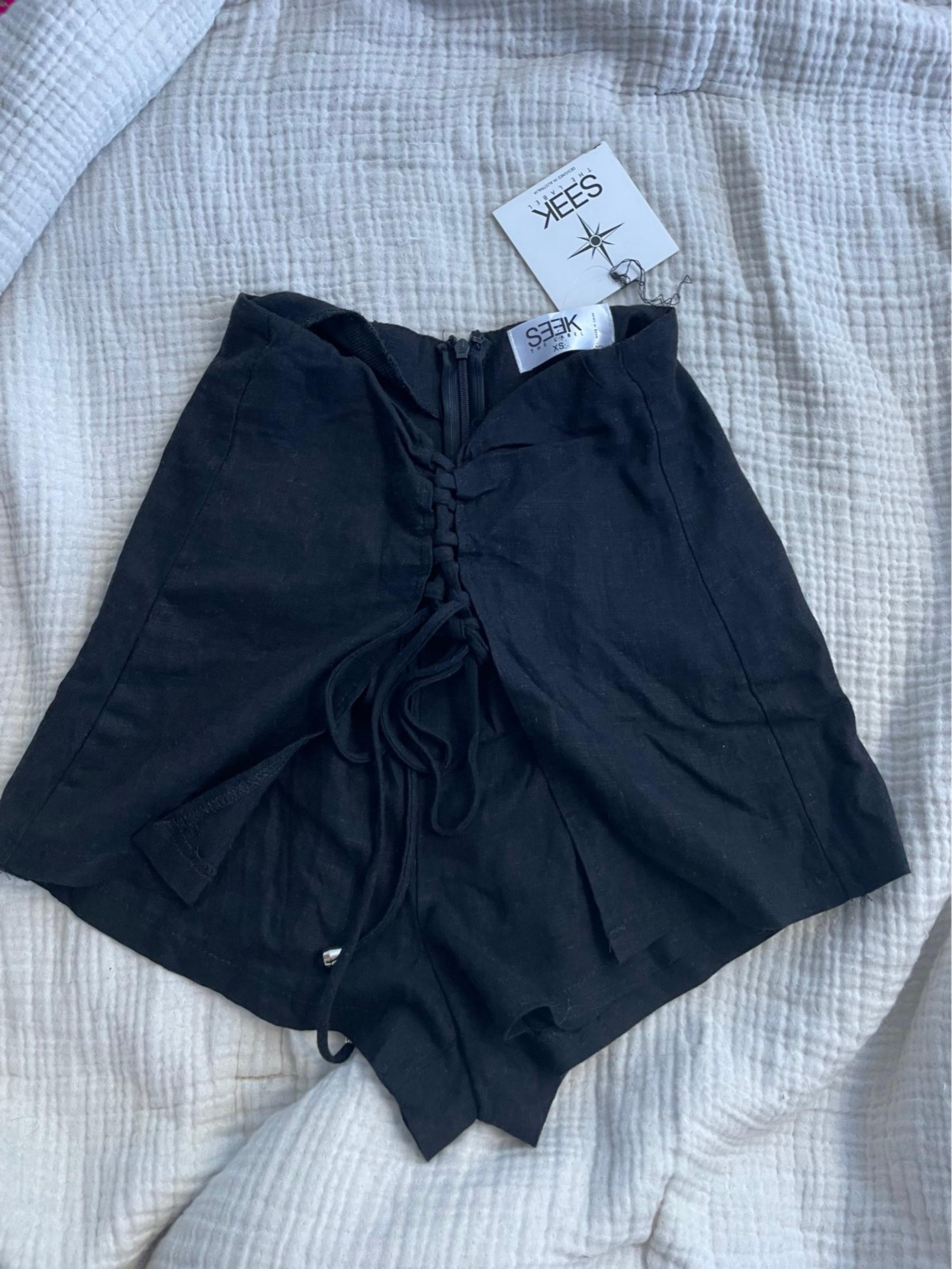 NWT LF Black Tie Mini Skort Skirt