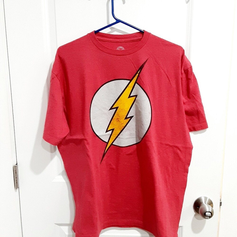 8 Preloved XL Men Graphic Tees