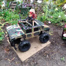 Red-haired GI Joe 12-in comes with the H