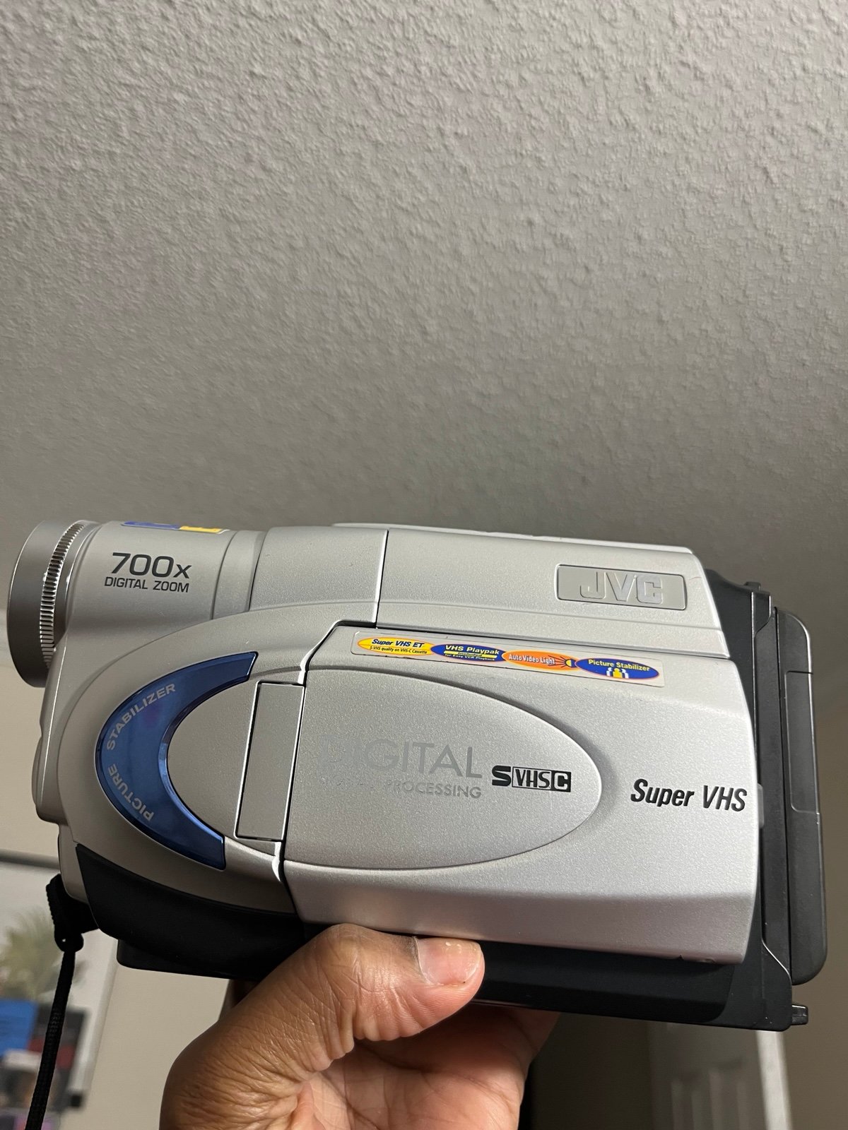 JVC COMPACT VHS CAMCORDER