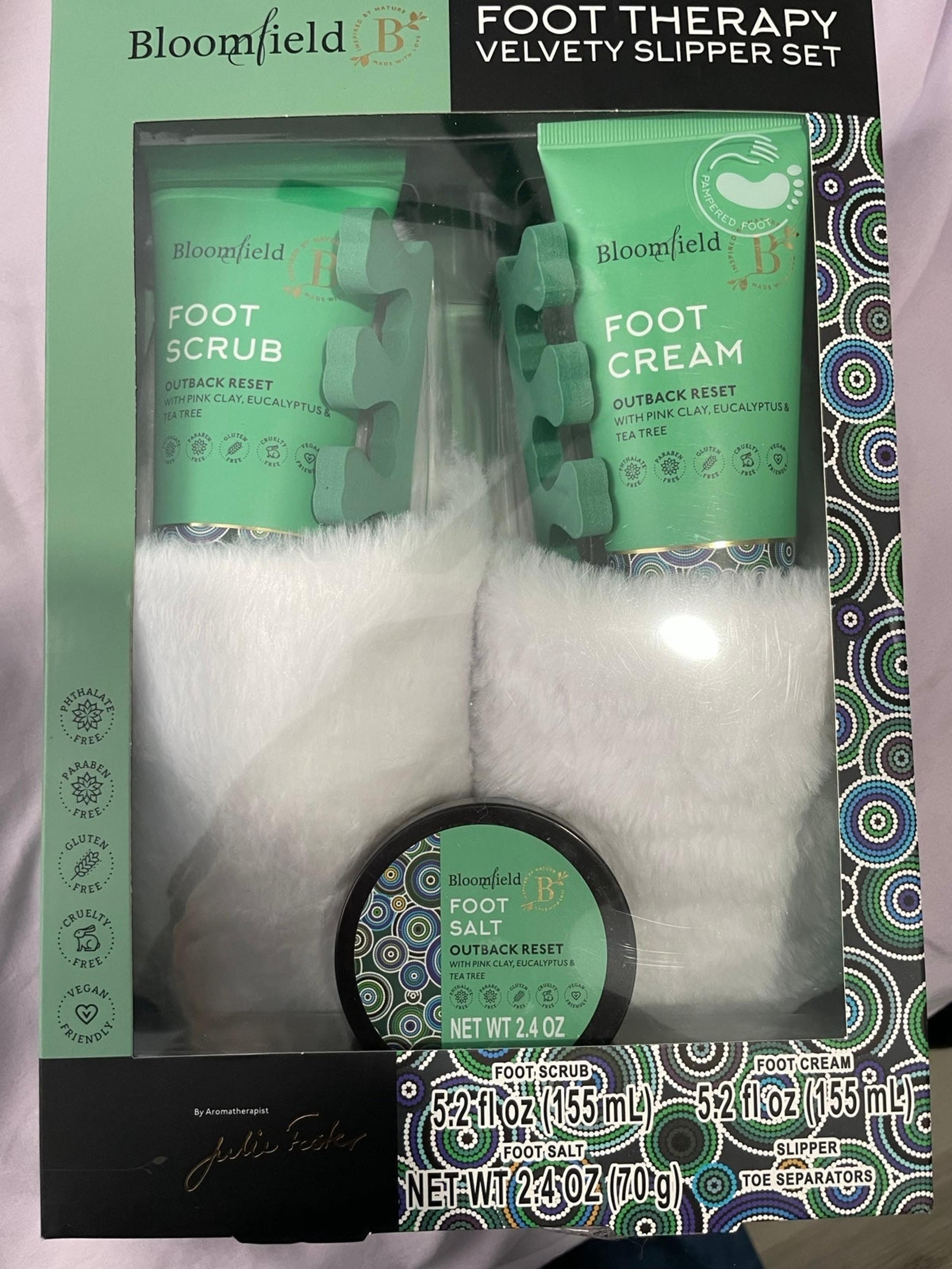 Bloomfield Foot care set with slippers/foot care New