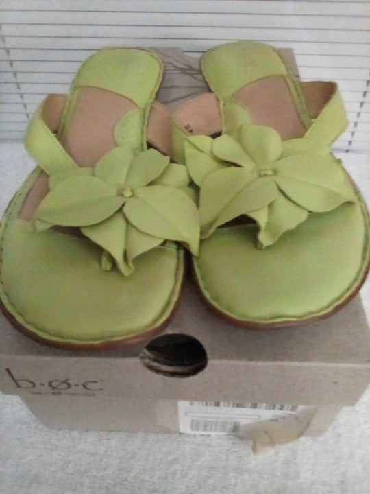 B.O.C SIZE 10 M LIME GREEN FLOWER SANDAL