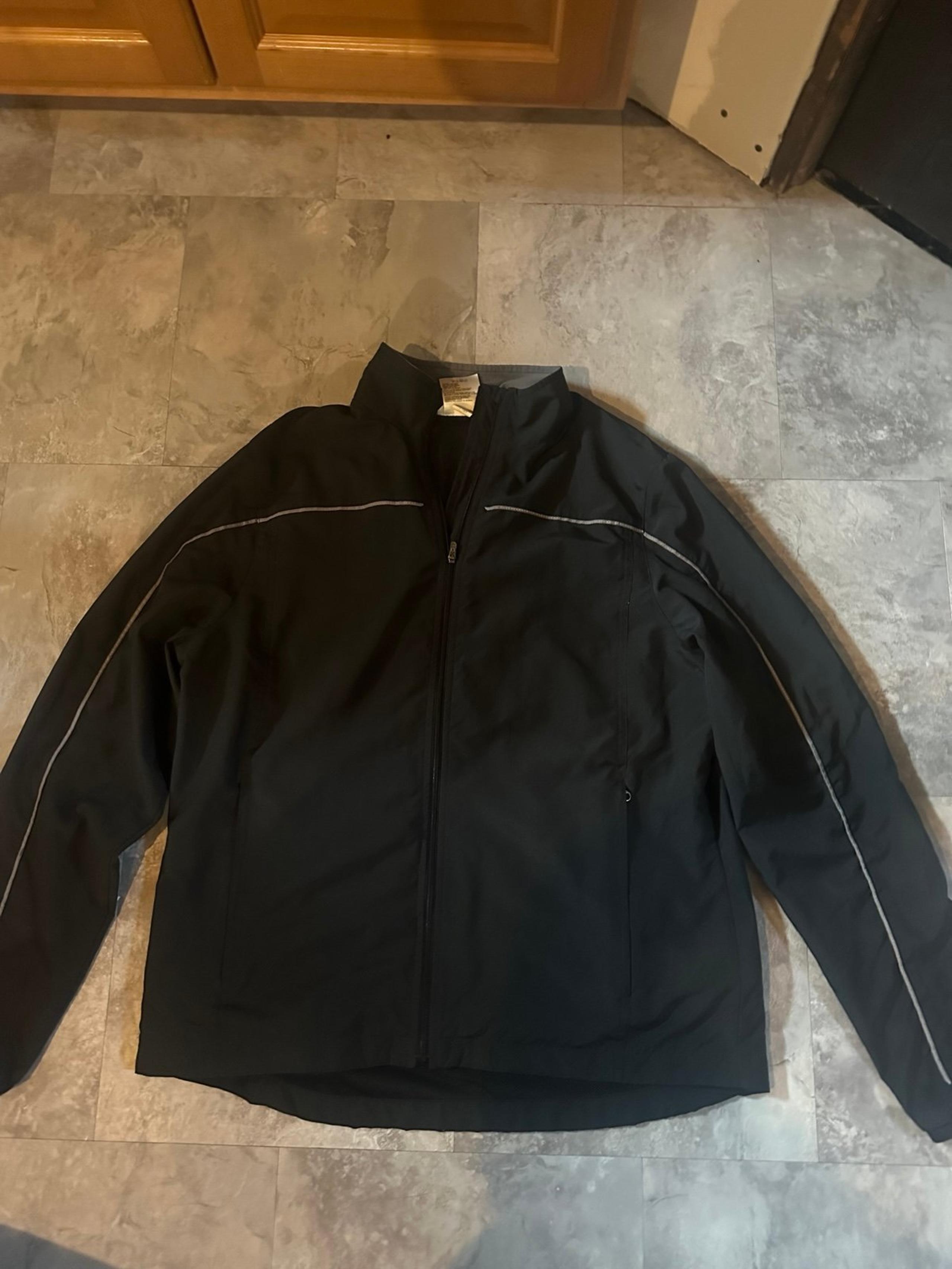 New balance sporty windbreaker